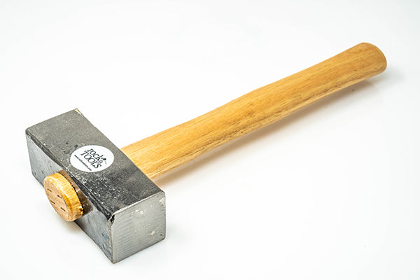 sharp_edges_lump_hammer_maza_maceta_martillo_cuadrado_cantos_afilados_masette_mallet_carree_aretes_vives_2.jpg