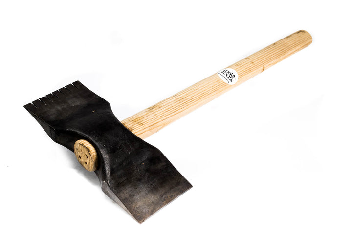 toothed_stone_axe_acero_acier_hacha_dentada_steel_hache_dentees_flat_planas_plat.jpg